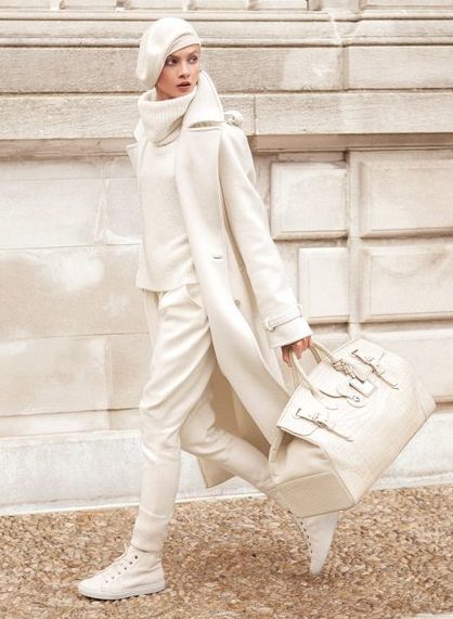You are currently viewing 50+ All-White Outfits for Winter