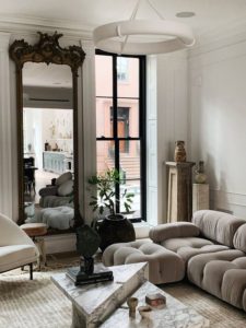 Read more about the article 30+ Parisian Chic Decor Ideas For Your Apartment