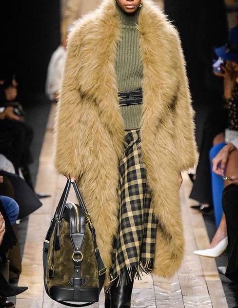 You are currently viewing 40+ Winter Outfit Ideas Straight From The Runway