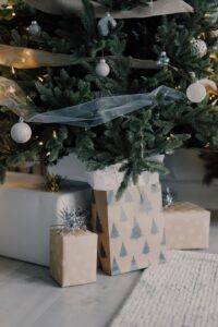 Read more about the article How To Decorate Sustainably For Christmas