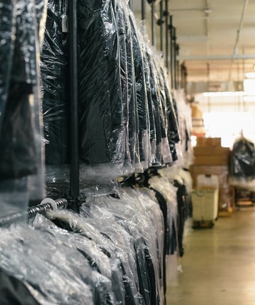 7 Reasons To Choose Dry Cleaning Over A Traditional Laundry Service