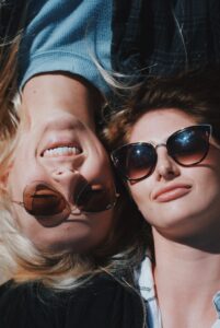 Read more about the article The 5 Biggest Sunglasses Trends For Spring 2022