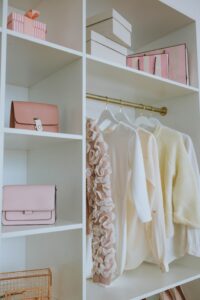 Read more about the article The Ultimate Guide to Decluttering and Organizing Your Closet