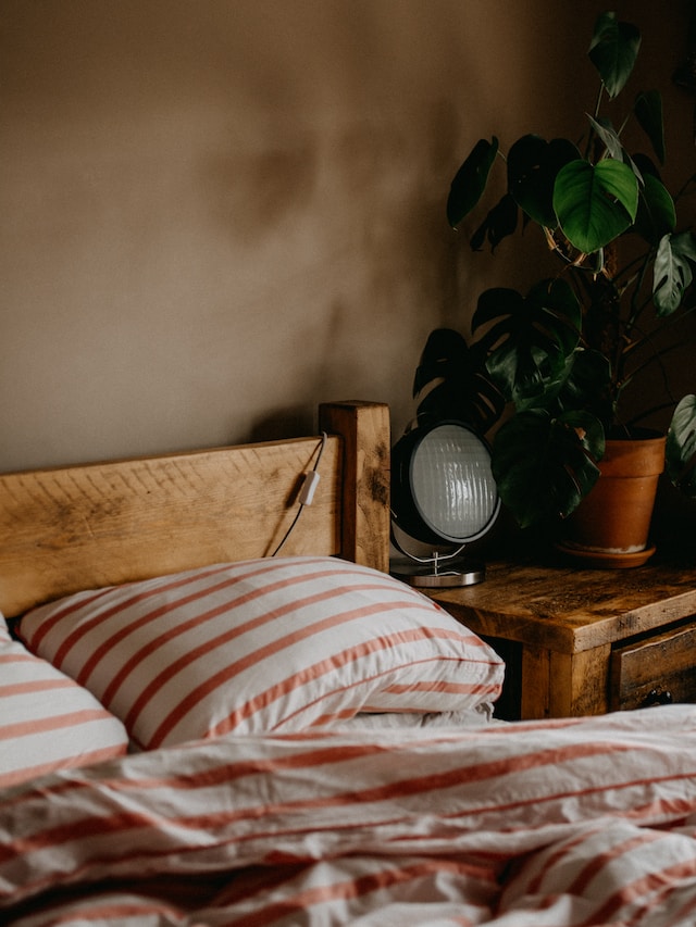 You are currently viewing 4 Simple Tricks to Help You Make Your Bedroom Cozy